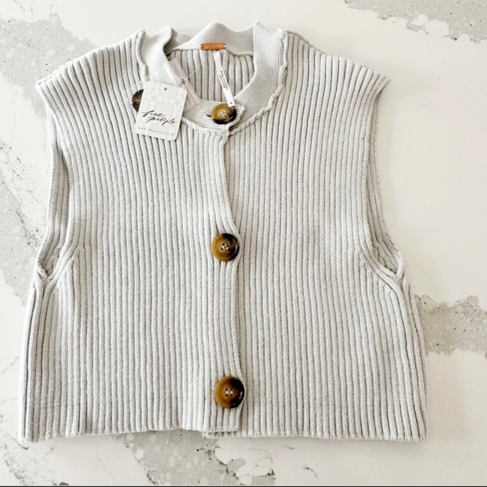Free People Naiome Rib Vest
TRUTHSAYER, Size Medium - Picture 8 of 8